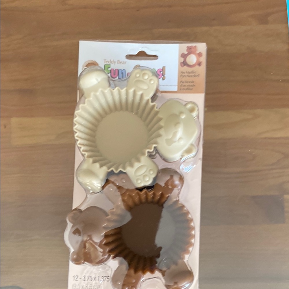 New Vintage Wilton Teddy Bear Silicone Baking Molds